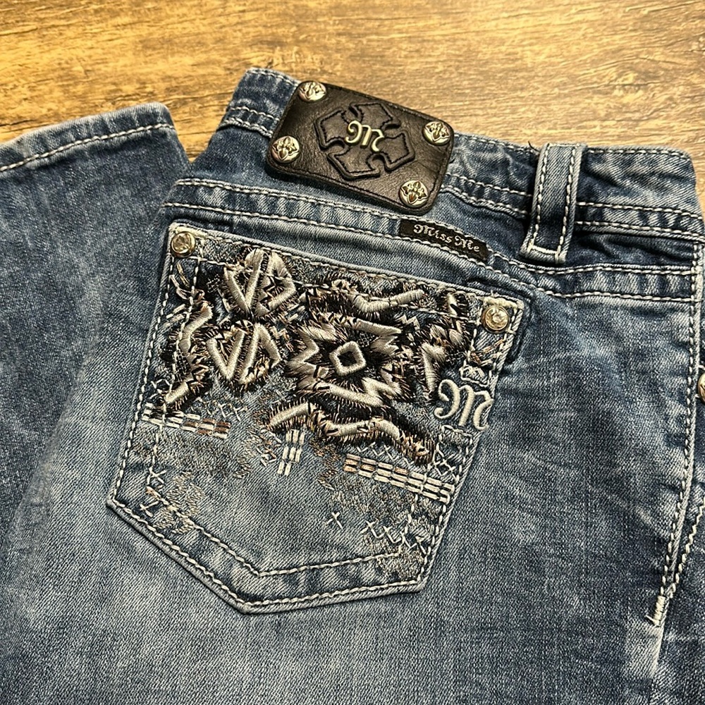 Mid Me size 32 Boot cut